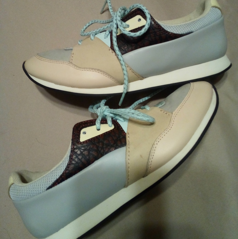 ❤️‍🔥💯- Authentic- Alexander McQueen Puma collaberation